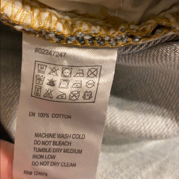 Forever 21 distressed denim shorts NWT - Picture 6 of 6